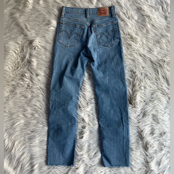 Levi Wedgie Straight Jean Size 25 - Picture 2 of 5
